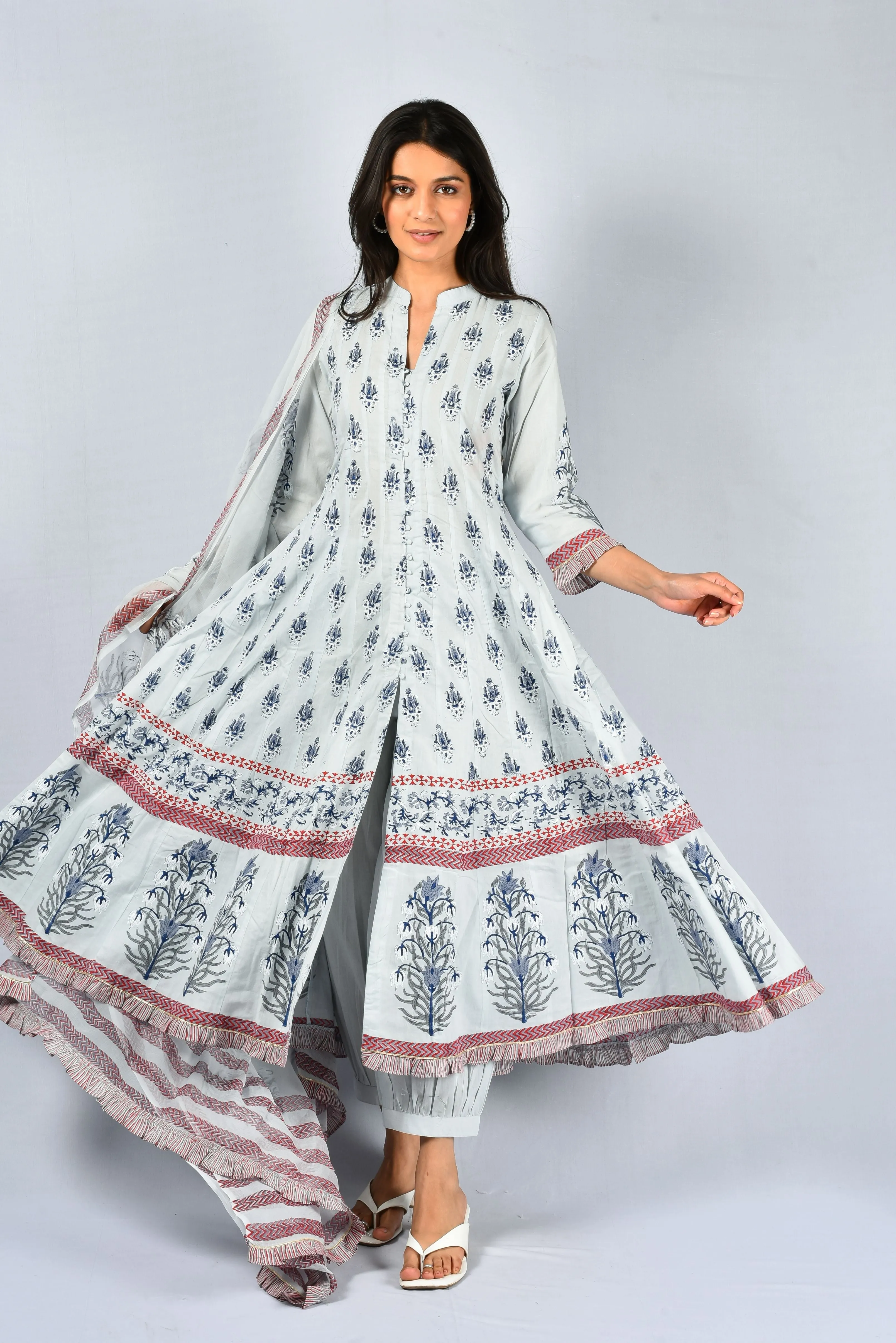 Aarna Kalidaar Kurta Set