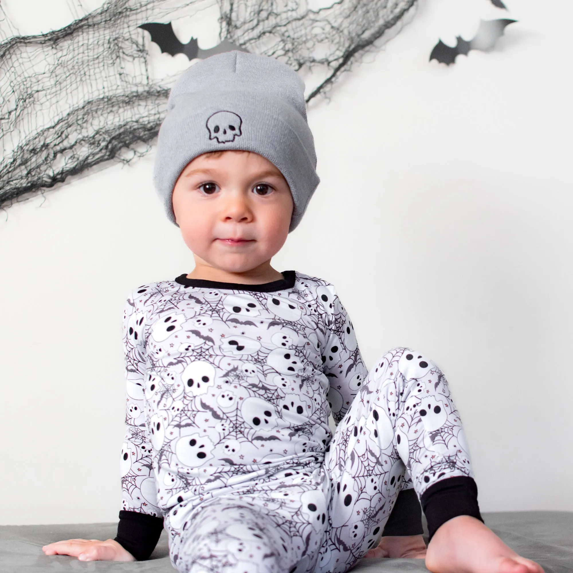 BAMBOO CUFF SKULL BEANIE- GREY