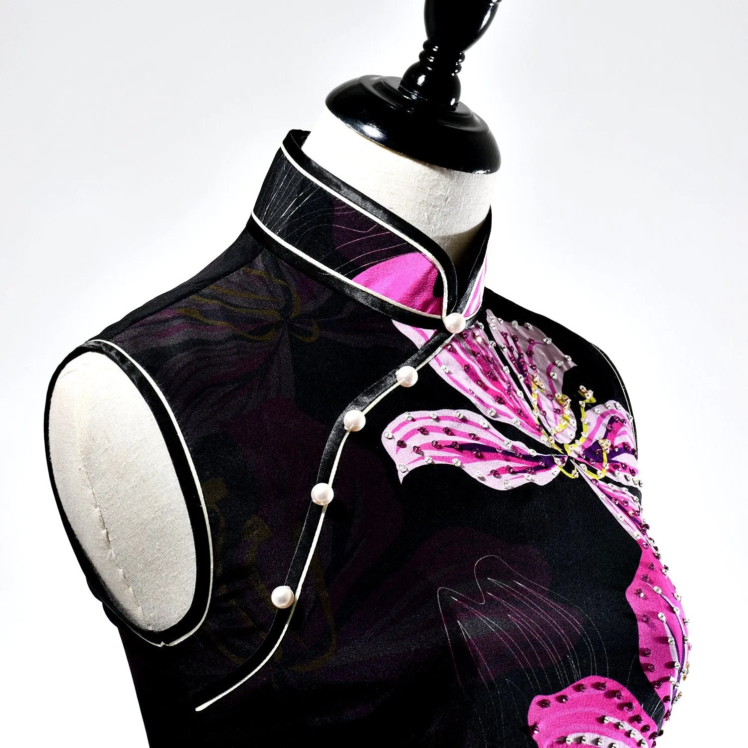 【BAUHINIA】100% Silk Crystal Cheongsam (Sleeveless)