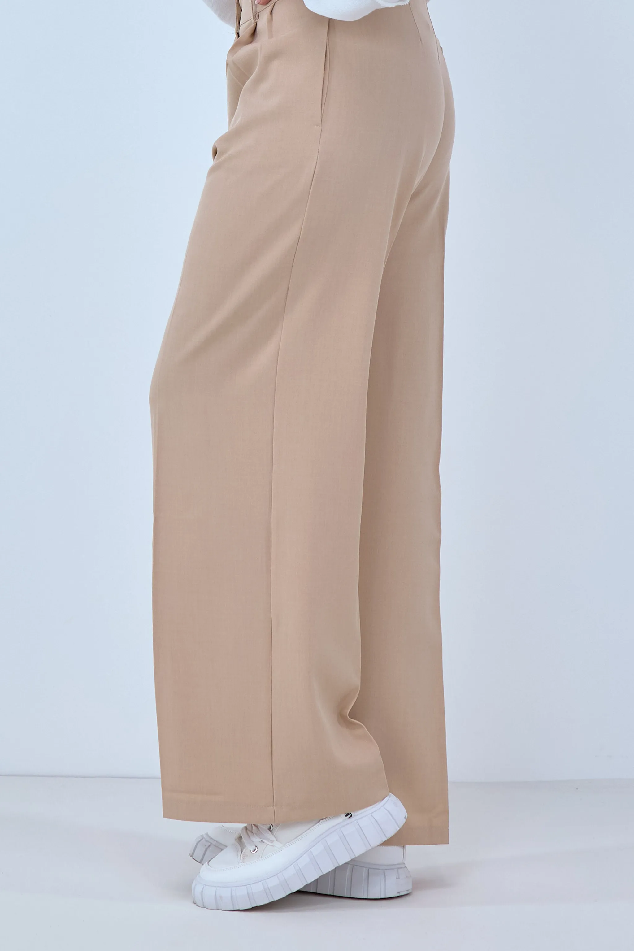 Bundfaltenhose im Marlene Style, beige