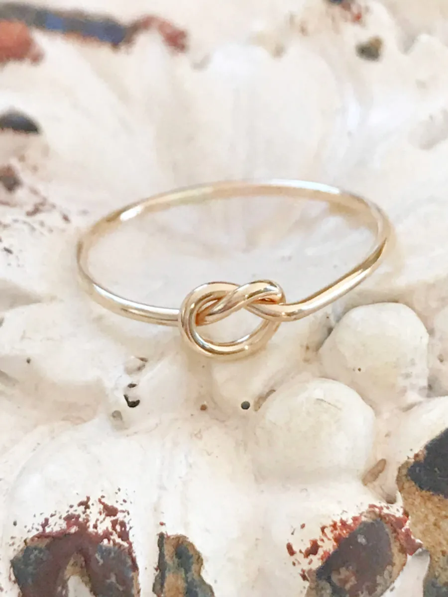 Classic Knot Ring